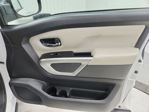 Used 2023 Nissan Titan SV w/ Accessory Utility Package image 33