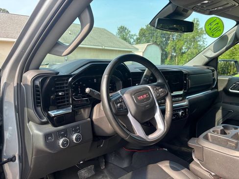 Used 2024 GMC Sierra 1500 SLT AWD/4WD image 13