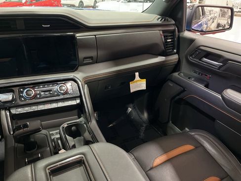 Used 2022 GMC Sierra 1500 AT4 w/ AT4 Premium Package image 17