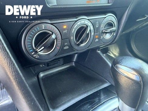 Used 2015 MAZDA MAZDA3 i Touring FWD image 20