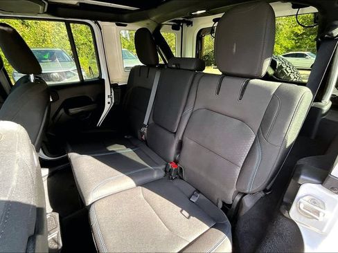 Used 2021 Jeep Wrangler Unlimited Rubicon 4xe w/ Cold Weather Group AWD/4WD image 36