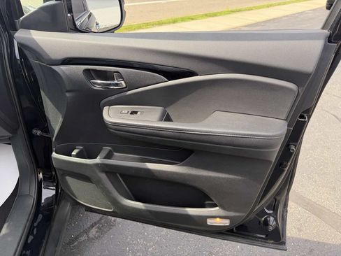 Used 2016 Honda Pilot Touring image 23