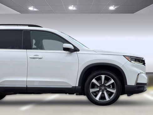 Certified 2023 Honda Pilot Touring image 37
