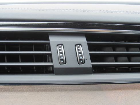 Used 2019 Audi e-tron Prestige w/ Prestige Package image 49