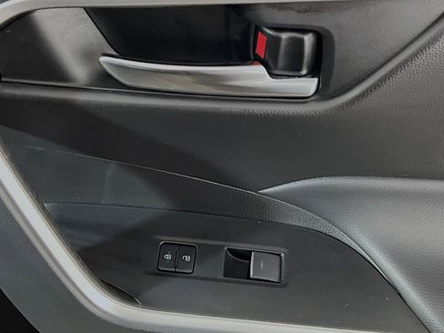 Used 2023 Toyota RAV4 XLE Premium image 32