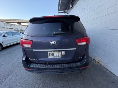 Used 2018 Kia Sedona LX FWD image 8