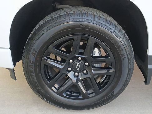 Used 2024 Chevrolet Silverado 1500 Custom w/ Turbomax Blackout Package image 34