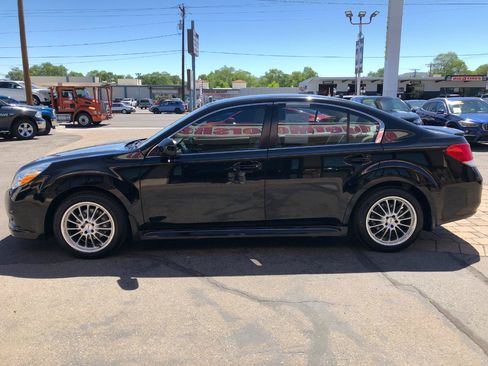 Used 2011 Subaru Legacy 2.5i Limited w/ Popular Equipment Group 2B AWD/4WD image 5