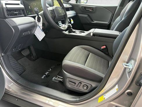 Used 2026 Toyota RAV4 SE AWD/4WD image 9