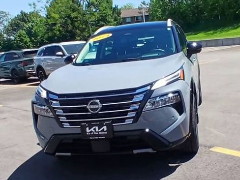 Used 2024 Nissan Rogue Platinum w/ Platinum Premium Package AWD/4WD image 6