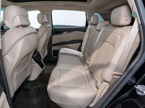 Used 2020 Lincoln Nautilus Reserve FWD image 30