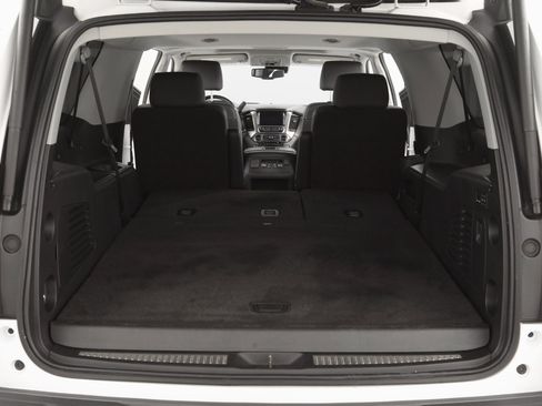 Used 2020 Chevrolet Suburban Premier image 26