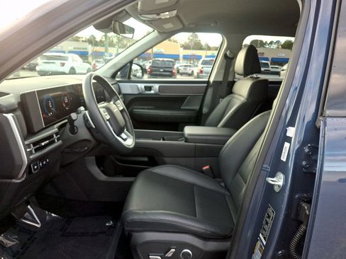 Used 2025 Hyundai Santa Fe SEL image 13