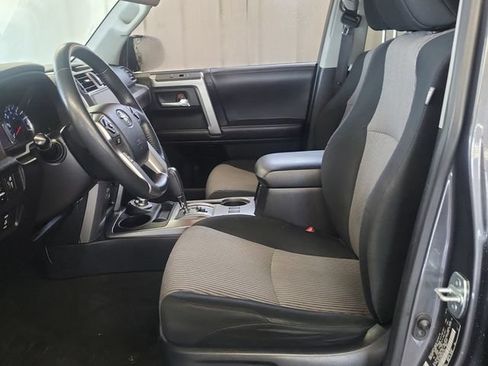 Used 2019 Toyota 4Runner SR5 AWD/4WD image 5