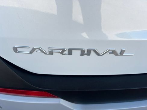 Certified 2025 Kia Carnival FWD image 29