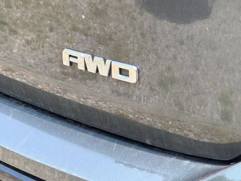 Used 2021 GMC Terrain SLE w/ Driver Convenience Package AWD/4WD image 17