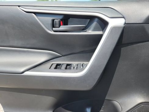 Certified 2025 Toyota RAV4 LE FWD image 21