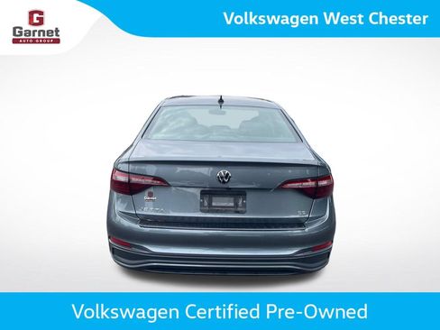 Certified 2024 Volkswagen Jetta SE w/ Panoramic Sunroof Package FWD image 4