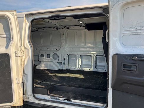 Used 2021 Ford Transit 250 Low Roof RWD image 11