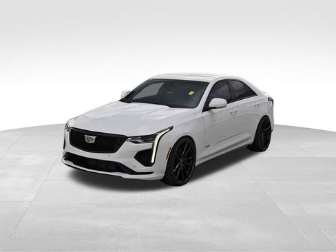 Used 2021 Cadillac CT4 V w/ Technology Package RWD image 2