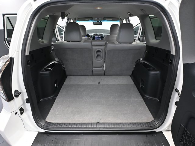 Used 2012 Toyota RAV4 EV FWD image 30