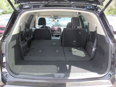 New 2026 Nissan Pathfinder SV image 5