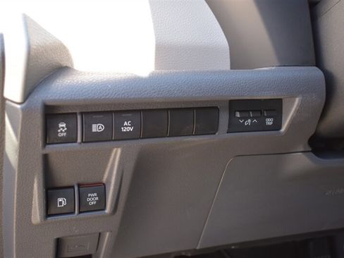Used 2024 Toyota Sienna Limited AWD/4WD image 18