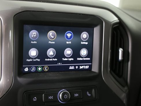 Used 2022 Chevrolet Silverado 2500 Custom w/ Custom Value Package image 18