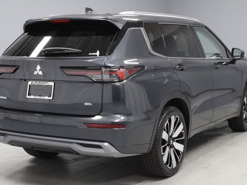 New 2025 Mitsubishi Outlander SEL image 8