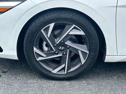 Used 2024 Hyundai Elantra Limited FWD image 13