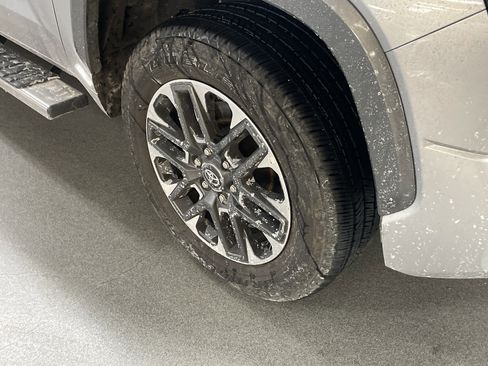 Used 2025 Toyota Tundra Limited image 6