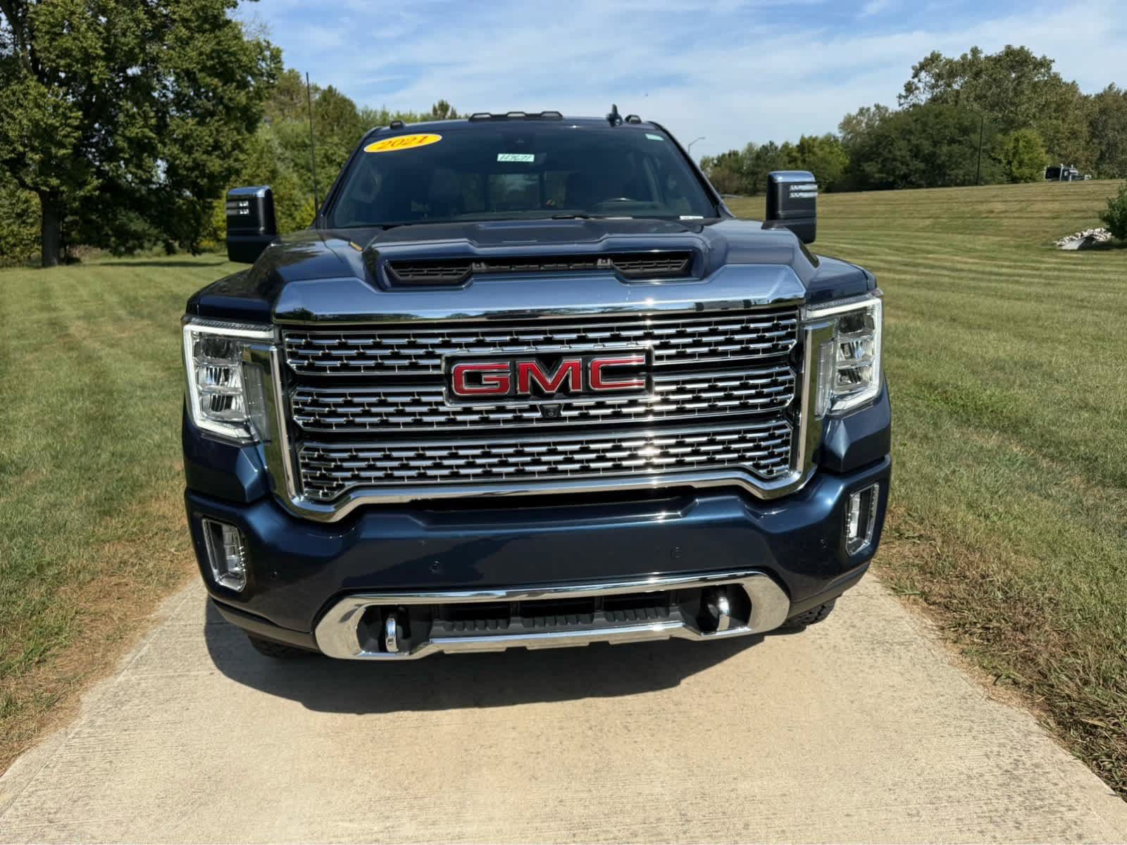 Used 2021 GMC Sierra 3500 Denali w/ Denali Ultimate Package AWD/4WD image 9