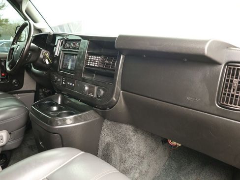 Used 2018 GMC Savana 2500 Extended w/ Enhanced Convenience Package RWD image 31