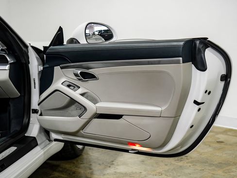 Used 2017 Porsche 911 Carrera image 37