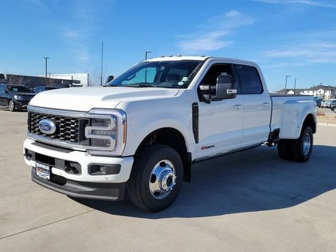 New 2026 Ford F350 Platinum w/ FX4 Off-Road Package image 4
