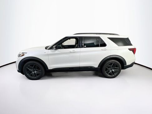 Used 2025 Ford Explorer ST-Line w/ Premium Package AWD/4WD image 8
