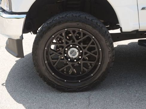 Used 2022 Ford F250 XLT w/ FX4 Off-Road Package AWD/4WD image 26