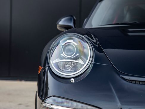 Certified 2015 Porsche 911 GT3 image 19