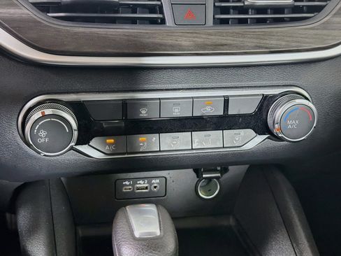 Used 2025 Nissan Altima 2.5 SV FWD image 22