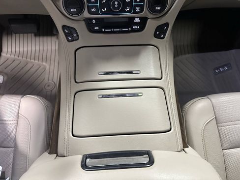 Used 2019 GMC Yukon Denali w/ Denali Ultimate Package AWD/4WD image 23