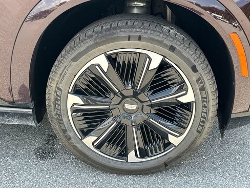 Certified 2026 Cadillac Escalade IQ Sport 2 AWD/4WD image 12