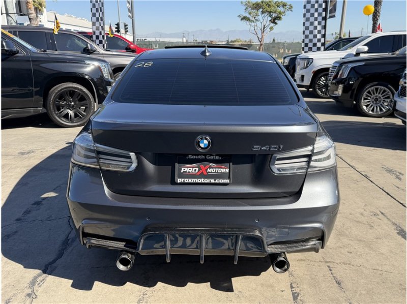 Used 2017 BMW 340i Sedan RWD image 5