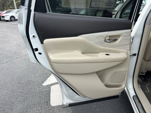 Used 2016 Nissan Murano SV image 13