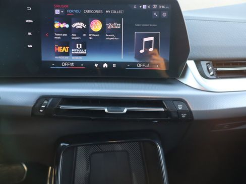 Used 2025 BMW X2 M35i w/ Premium Package image 12