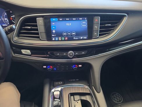 Used 2022 Buick Enclave Avenir FWD image 24