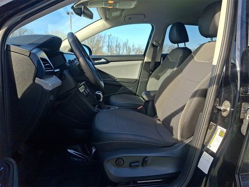 Used 2024 Volkswagen Taos SE image 15