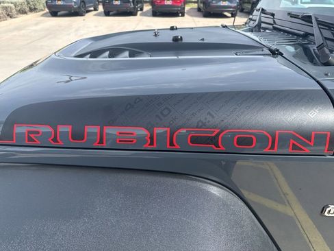 Used 2017 Jeep Wrangler Unlimited Rubicon image 11