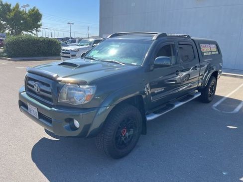 Used 2010 Toyota Tacoma 4x4 Double Cab image 1