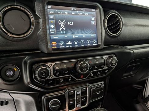 Used 2021 Jeep Gladiator Overland AWD/4WD image 25
