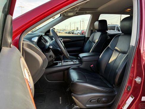 Used 2018 Nissan Pathfinder Platinum AWD/4WD image 13